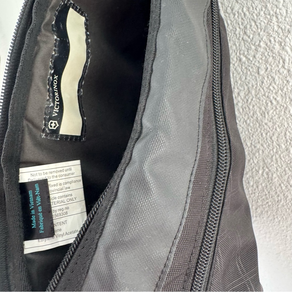 Victorinox Altmont 3.0 Mono Sling Backpack Black Bag Travel Dual Compartment - Picture 9 of 14